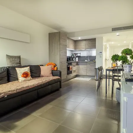 Art De Vivre Apartment