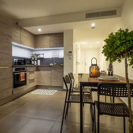 Art De Vivre Apartment *